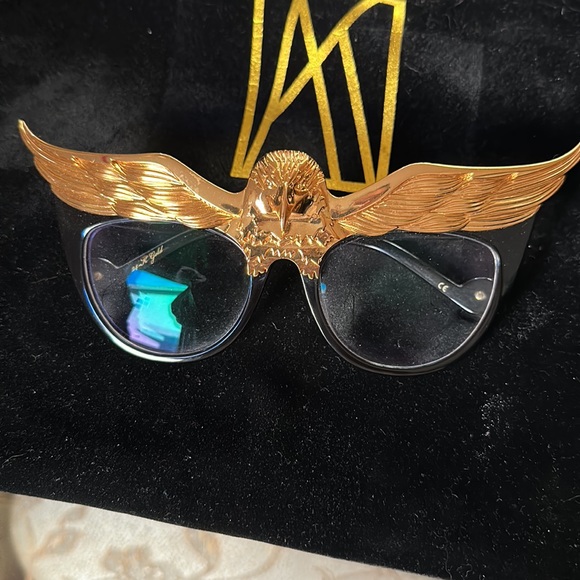 THE iconic EAGLET sunglasses from Anna Karin Karlsson - Picture 2 of 5
